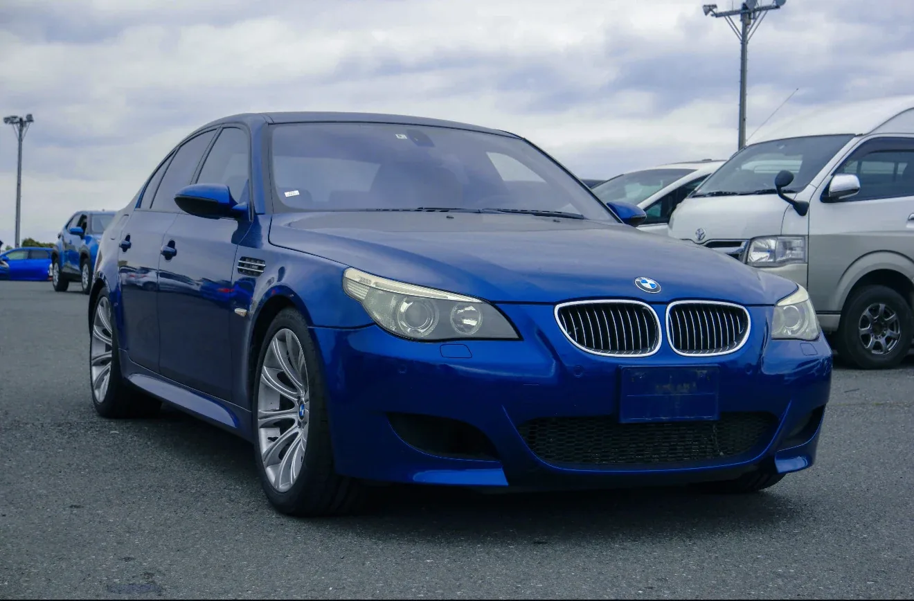 BMW M5 E60 importée du Japon par LAN MOTORS